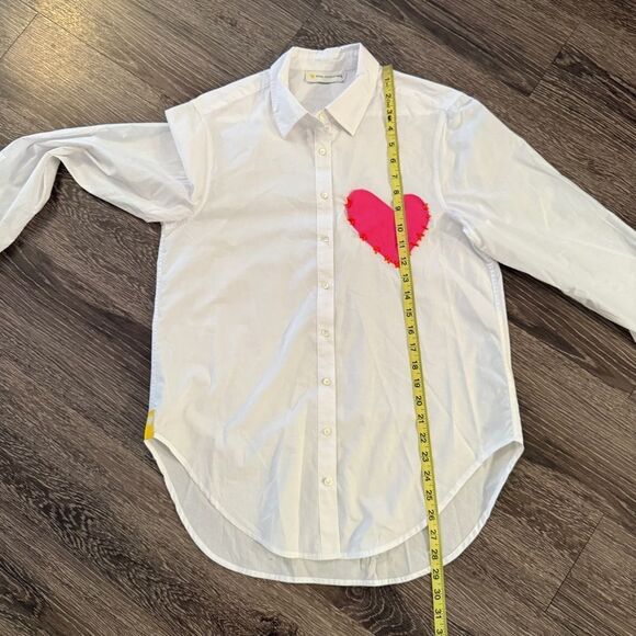 Kerri Rosenthal Mia Shirt Imperfect Heart Pocket in White - Picture 7 of 9